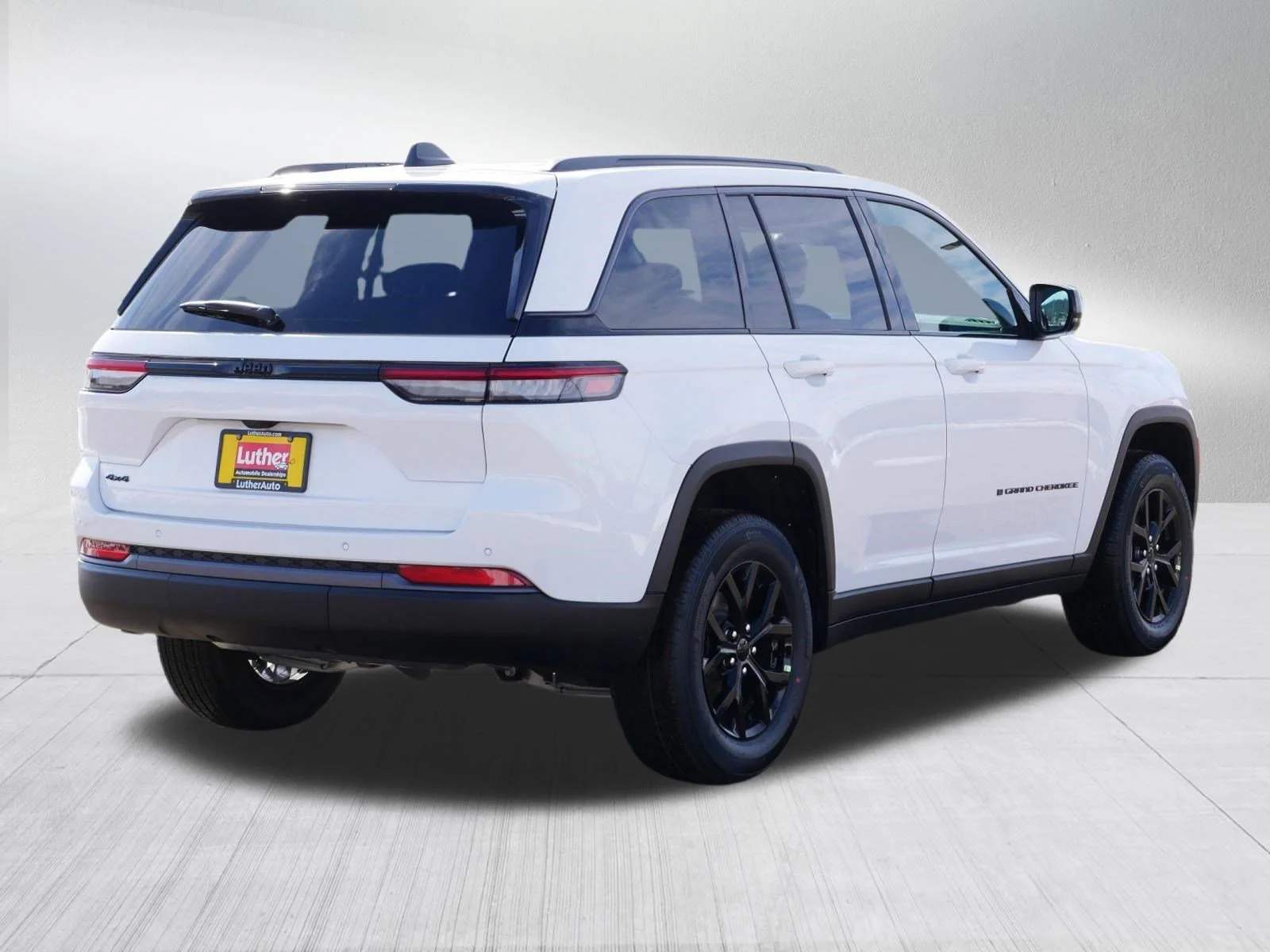 New 2026 Bright White Clearcoat Jeep Laredo Altitude image 2
