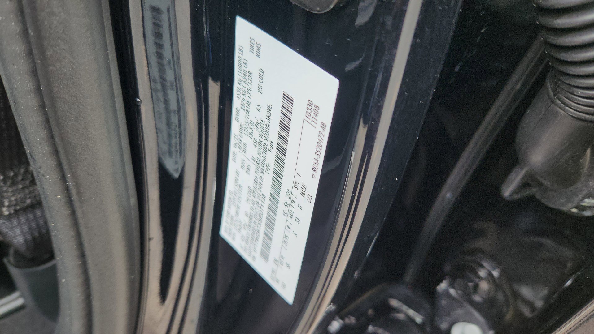 Used 2025 Black Metallic Ford LARIAT image 21