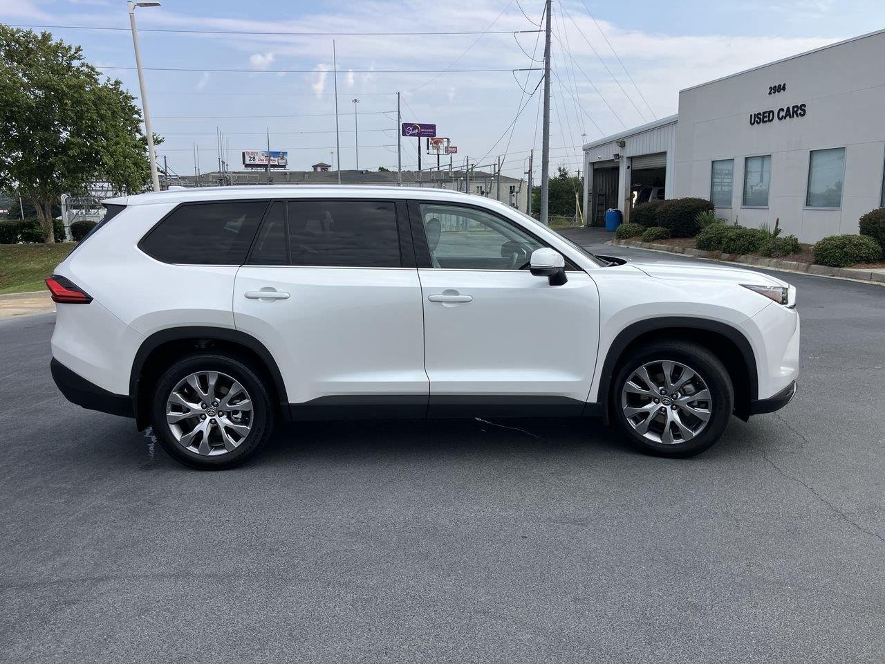 Used 2024 White (Wind Chill Pearl) Toyota Limited AWD image 6