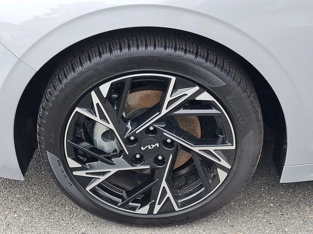Used 2025 Gray Kia GT-Line image 8