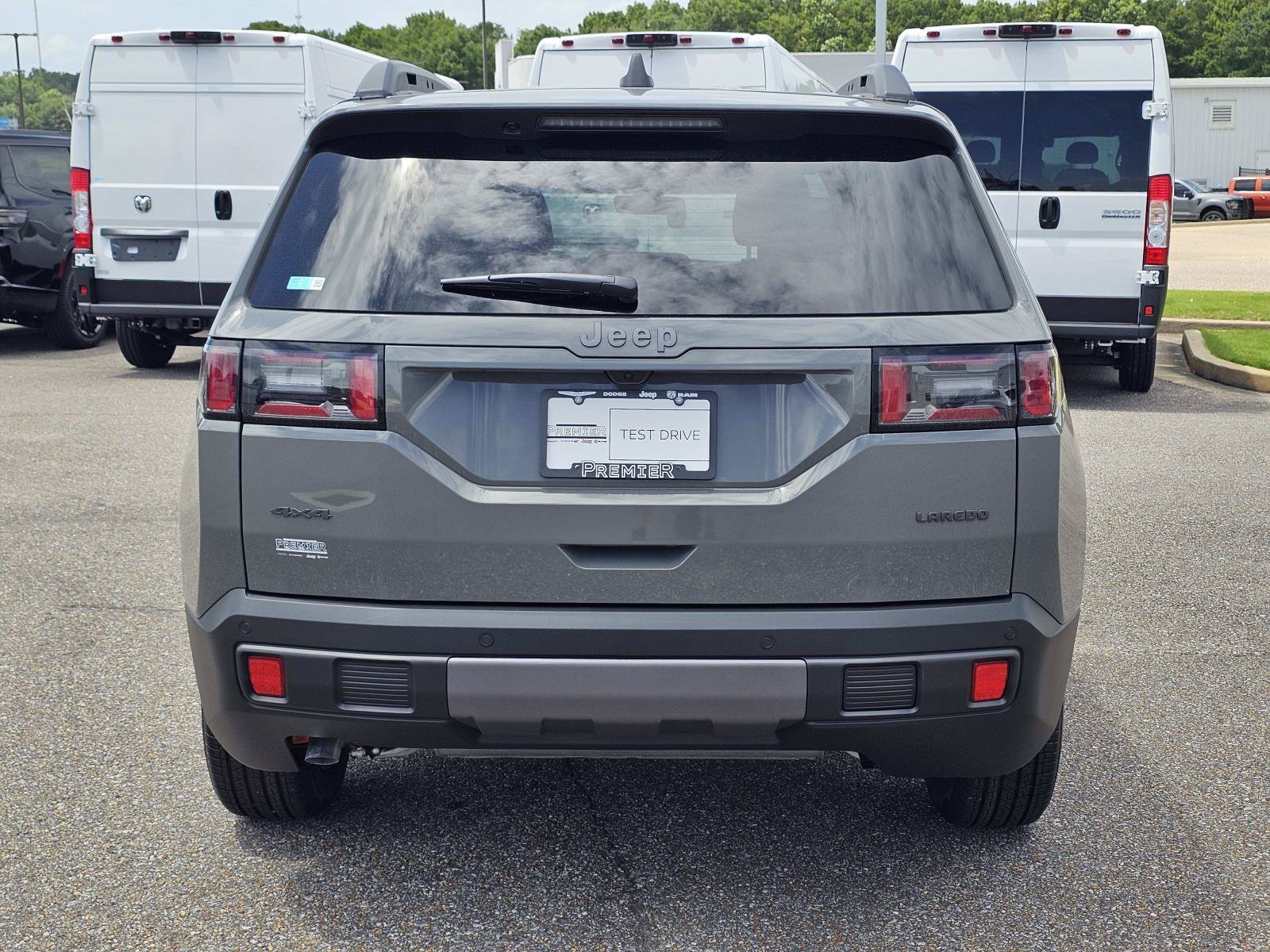 New 2026 Sting-Gray Clearcoat Jeep Laredo image 11
