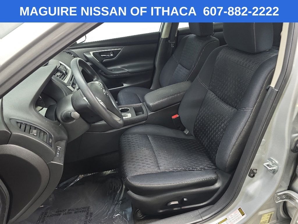 Used 2016 Silver Nissan 2.5 S image 29