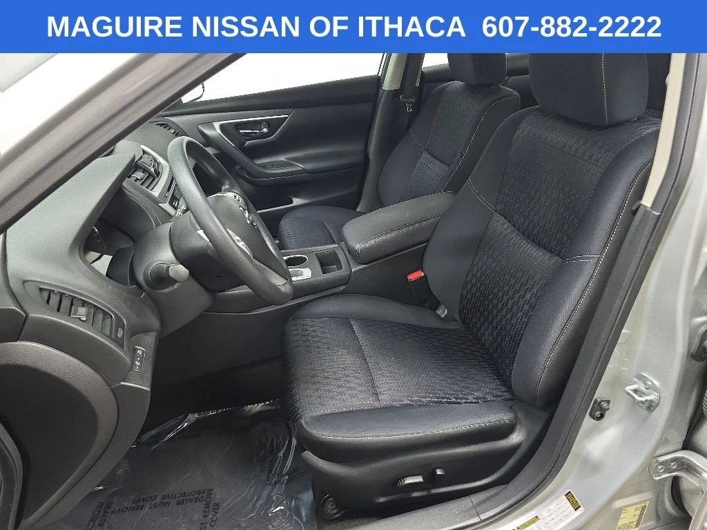 Used 2016 Silver Nissan 2.5 S image 29