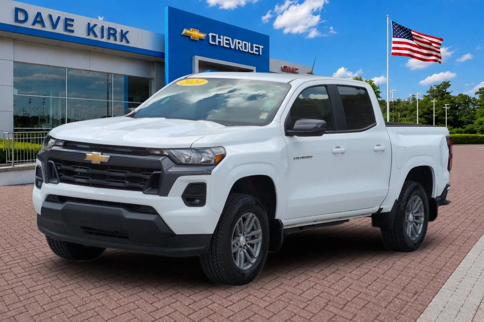 Used 2024 Summit White Chevrolet LT image 7