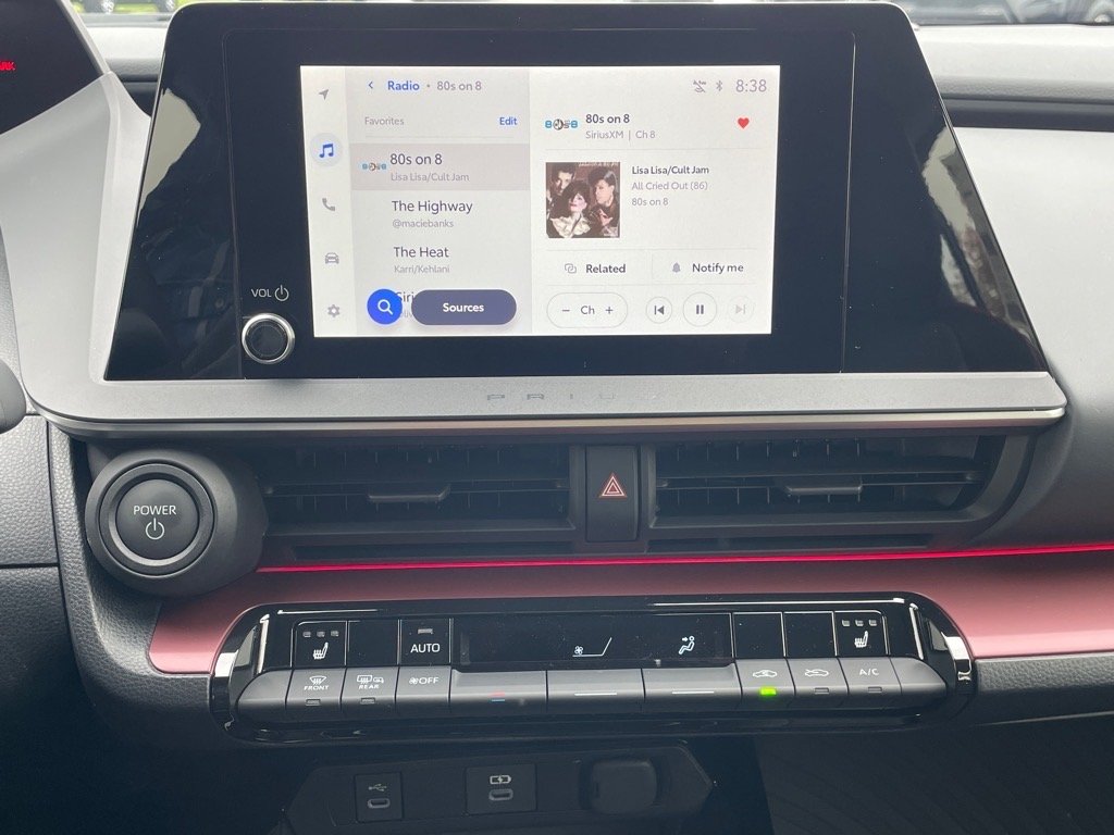 2026 Toyota Prius Plug-in Hybrid XSE - Photo 10