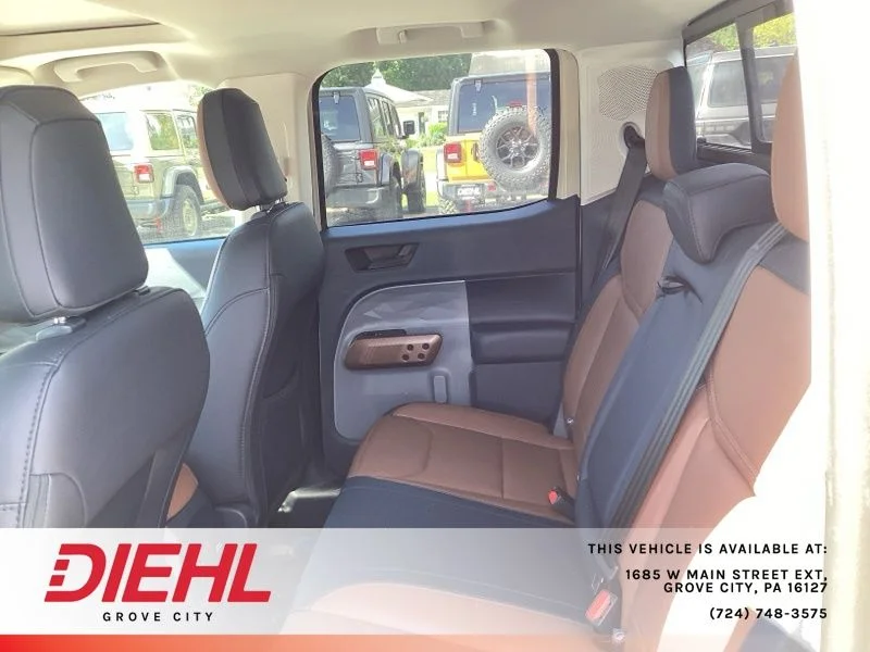 Used 2024  Ford Lariat image 16