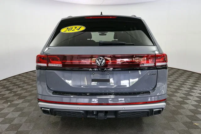 Used 2024 Gray Volkswagen 2.0T Peak Edition SE w/Technology image 9