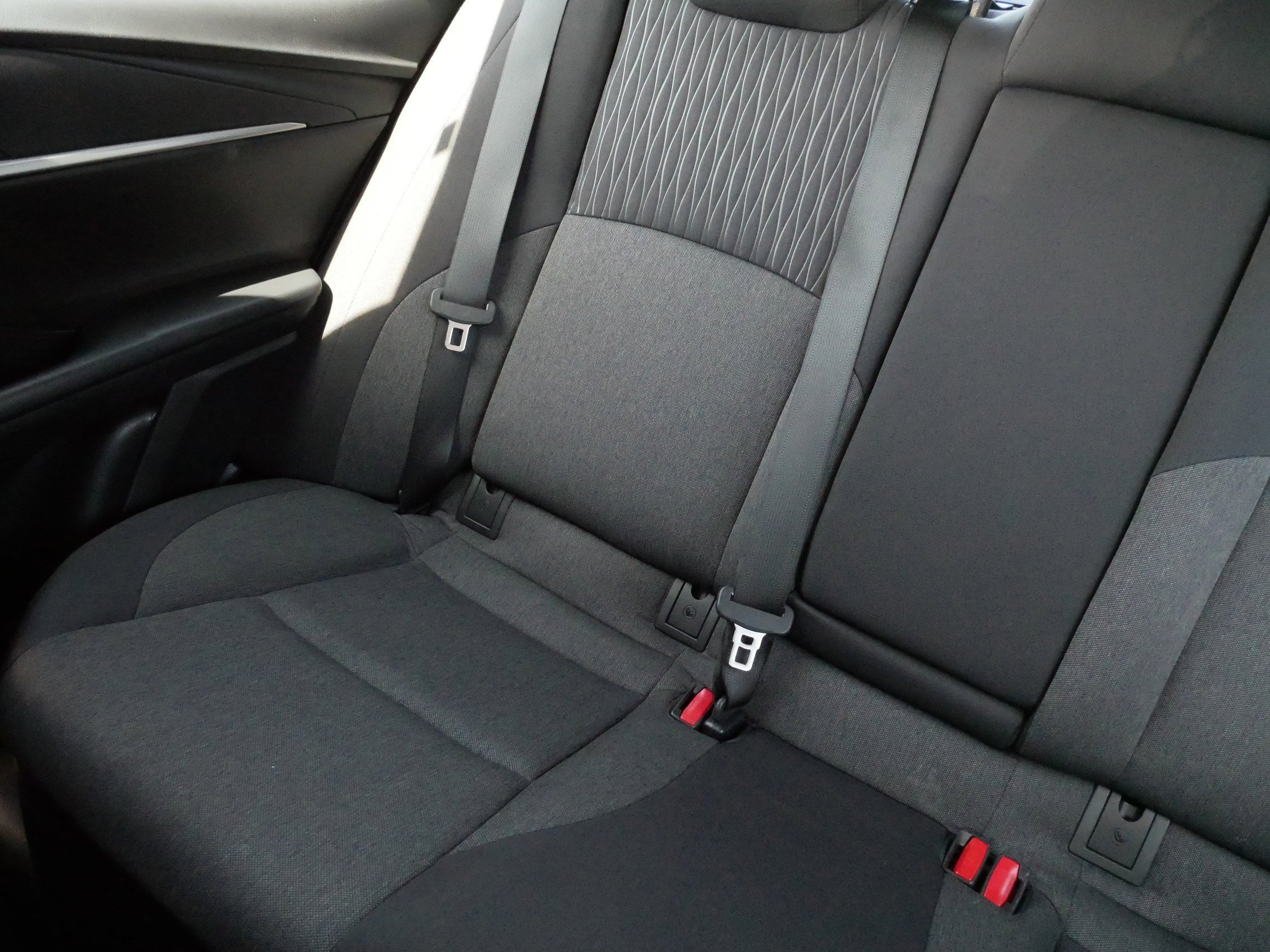 2025 Toyota Camry LE - Photo 9