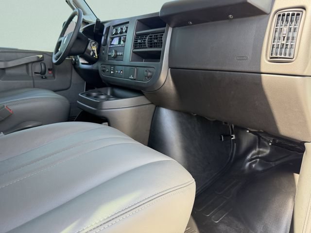 2025 Chevrolet Express Cargo Work Van - Photo 15
