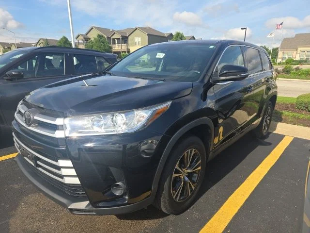 Used 2019 Black Toyota LE image 3