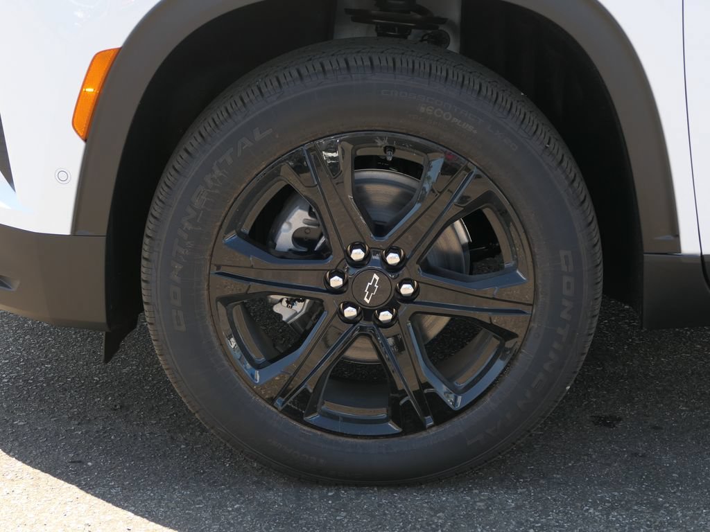 2027 Chevrolet Traverse LT - Photo 10