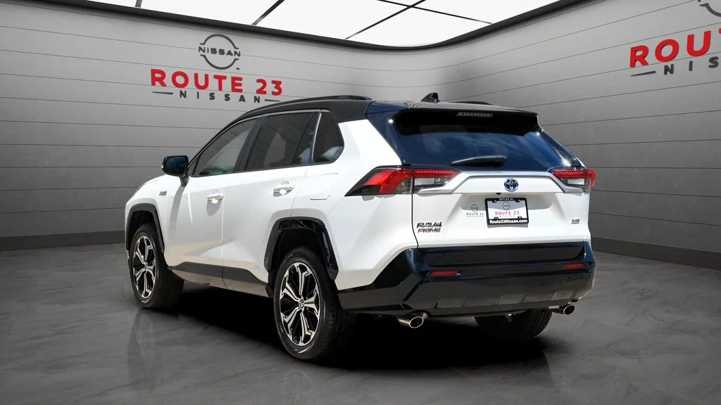 2021 Toyota RAV4 XSE - Photo 8