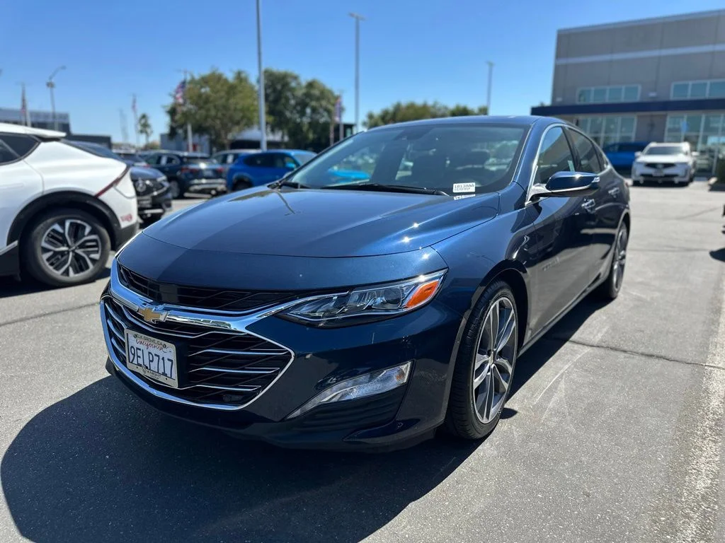 Used 2022 Northsky Blue Metallic Chevrolet Premier image 3