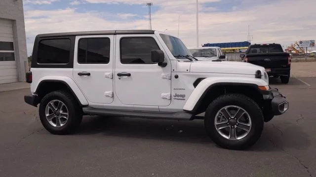 Used 2019 White Jeep Unlimited Sahara image 3