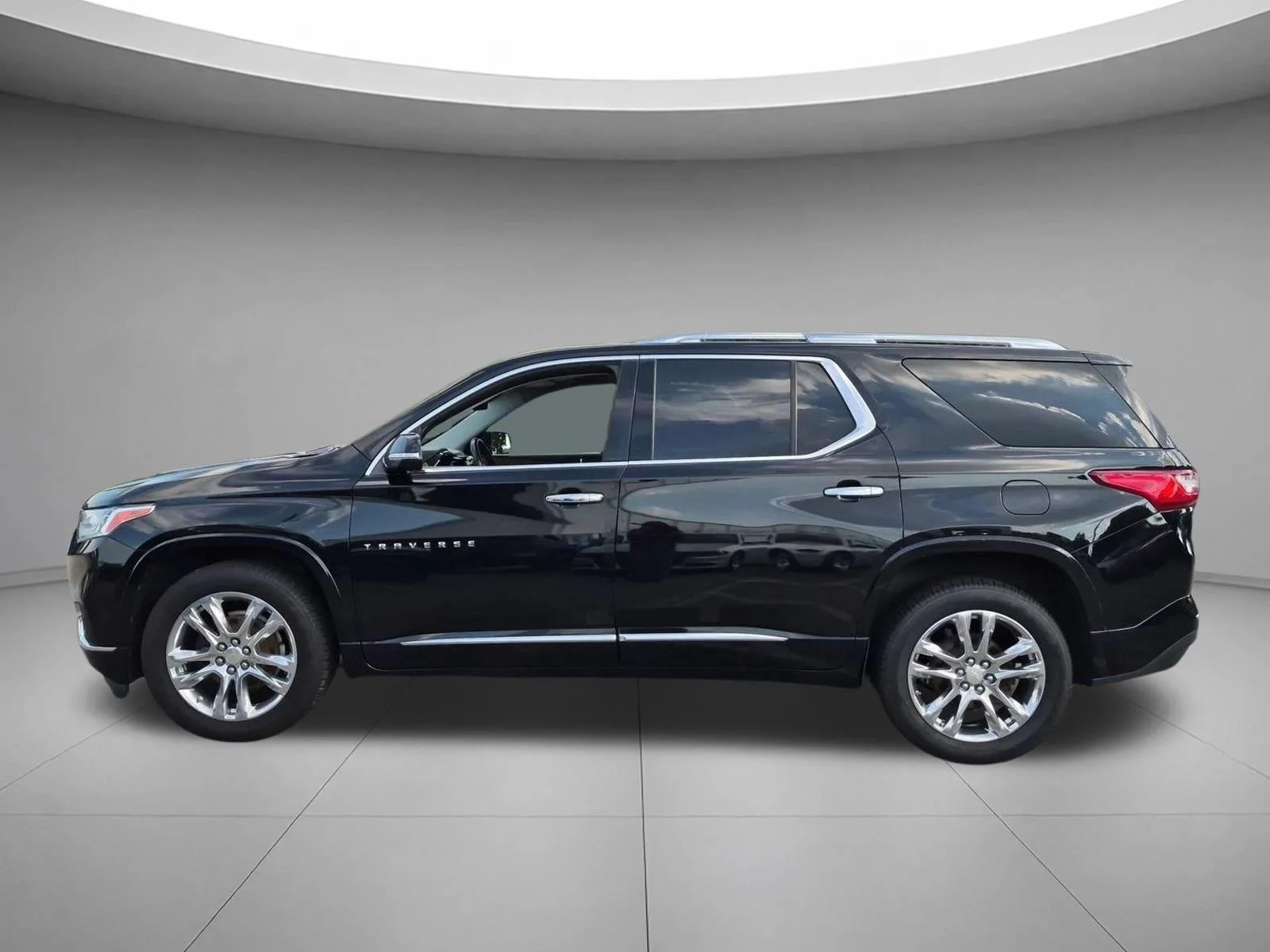 Used 2018 Mosaic Black Metallic Chevrolet High Country image 2