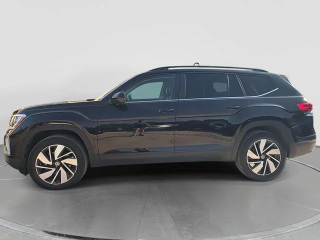 Used 2025 Deep Black Pearl Volkswagen 2.0T SE w/Technology image 2