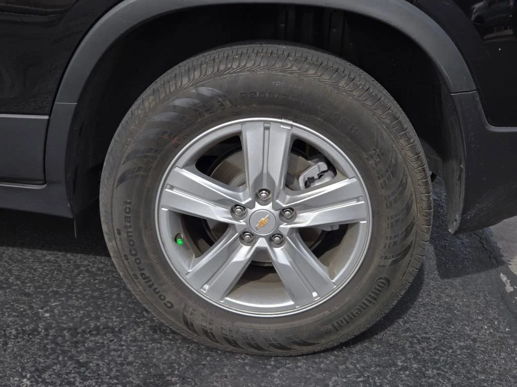 Used 2022 Mosaic Black Metallic Chevrolet LT image 3