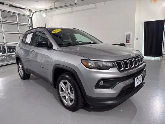 Used 2024 Gray Jeep Latitude image 1