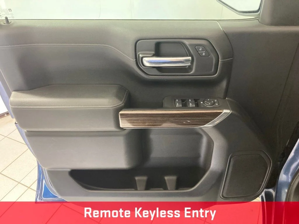 Used 2020 Blue Chevrolet LT image 12