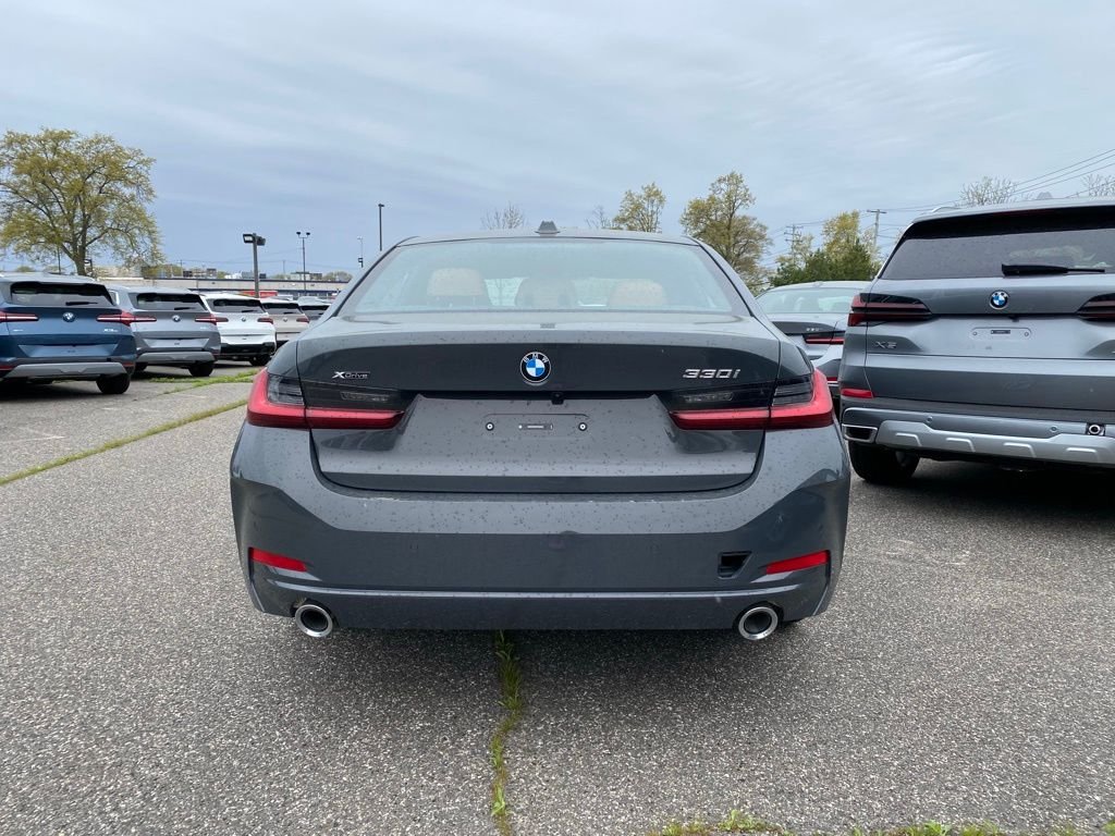 New 2026 Dravit Grey Metallic BMW 330i NA xDrive image 3