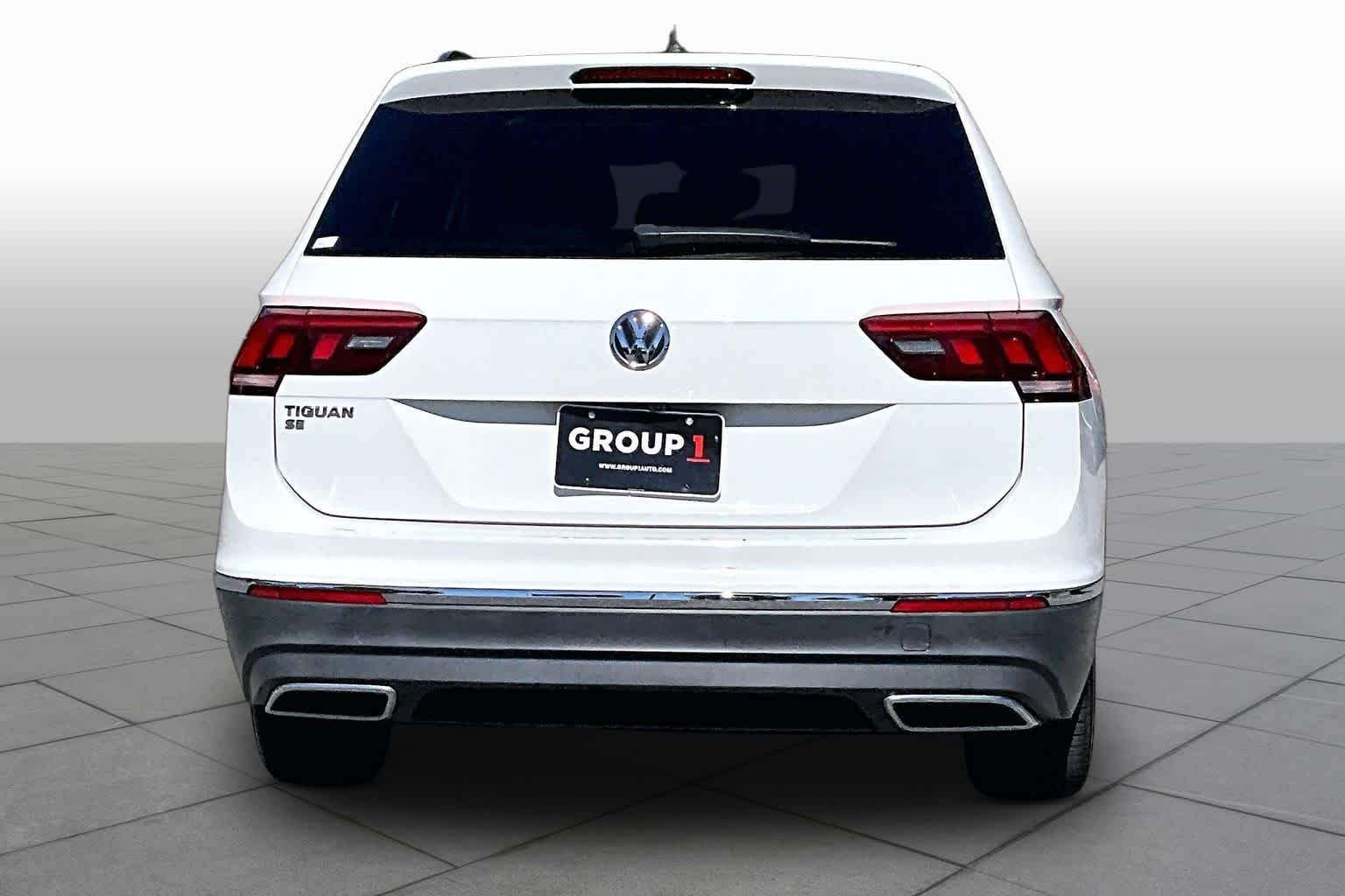 Used 2021  Volkswagen SE image 5