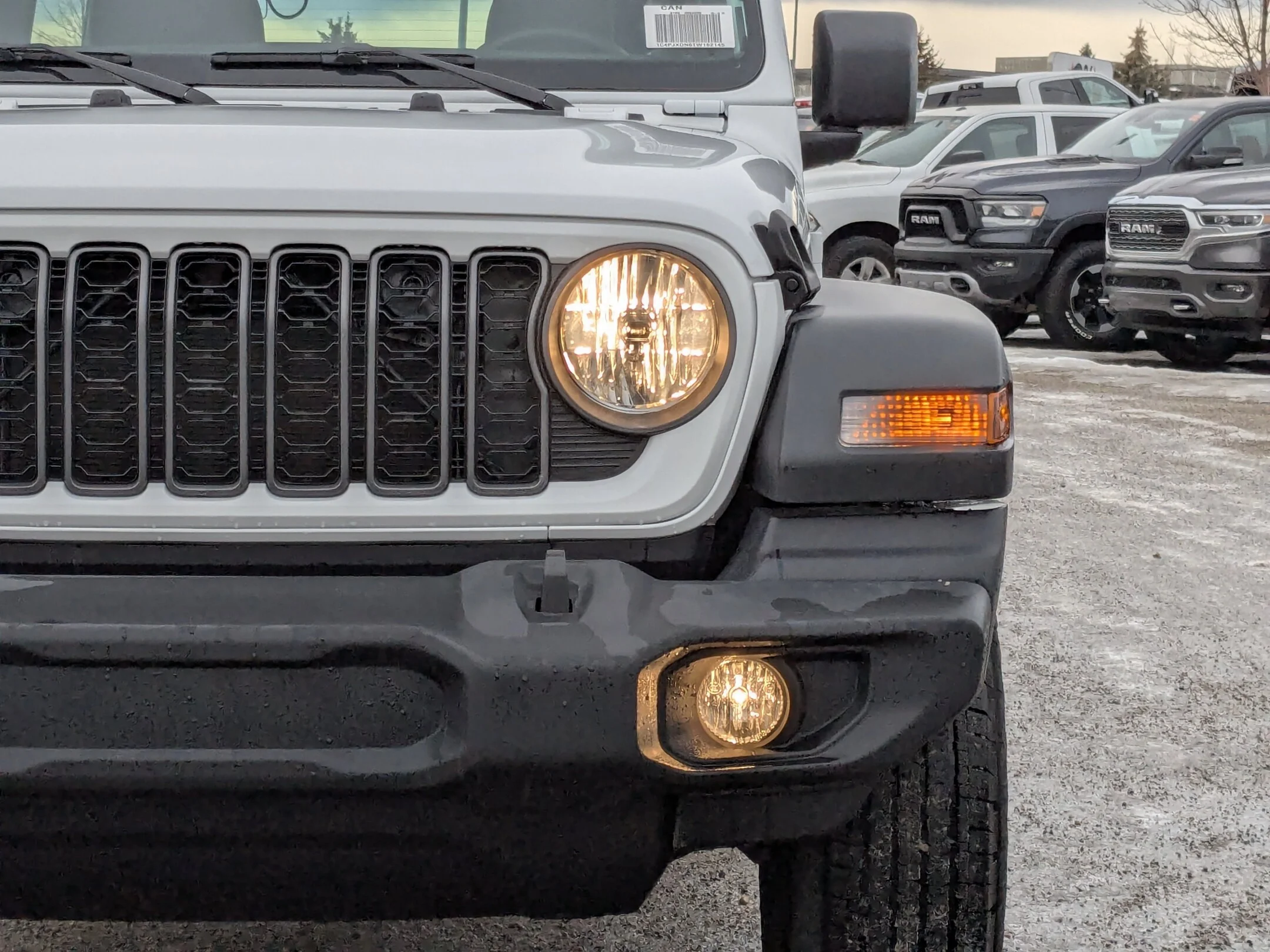 New 2026 White Jeep Sport - - Black 3-Pc Hard Top - 8-Spd Auto - 12.3 Uconnect 5 - Dana M200 Rear Axle & More! image 10