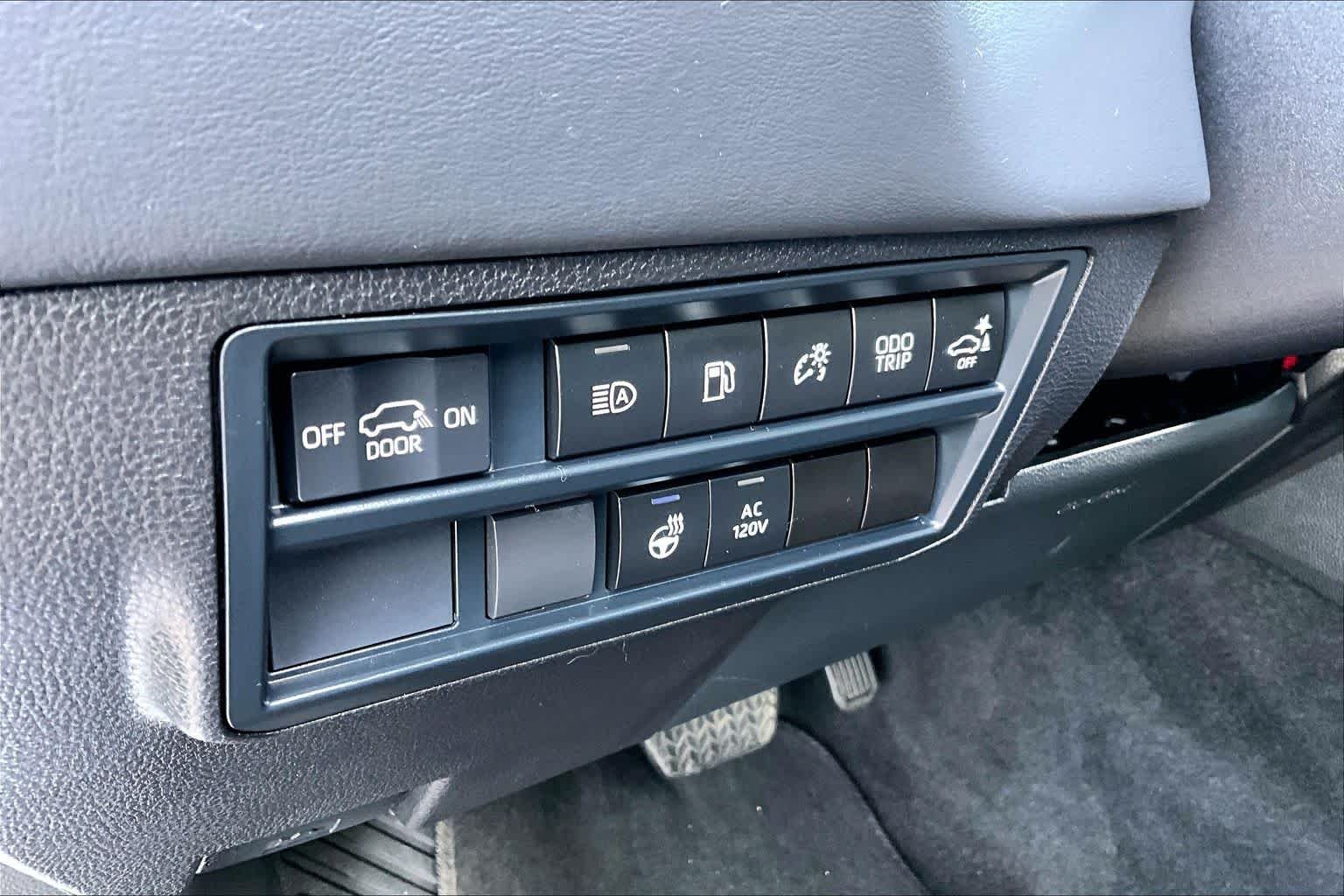 2025 Toyota Sequoia Platinum - Photo 33