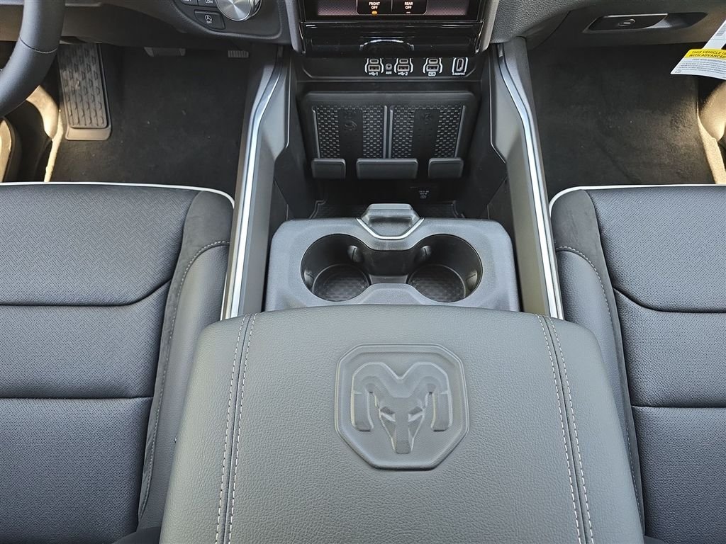 New 2026 Ivory White Tri-Coat Pearl-Coat Exterior Paint RAM Laramie image 17
