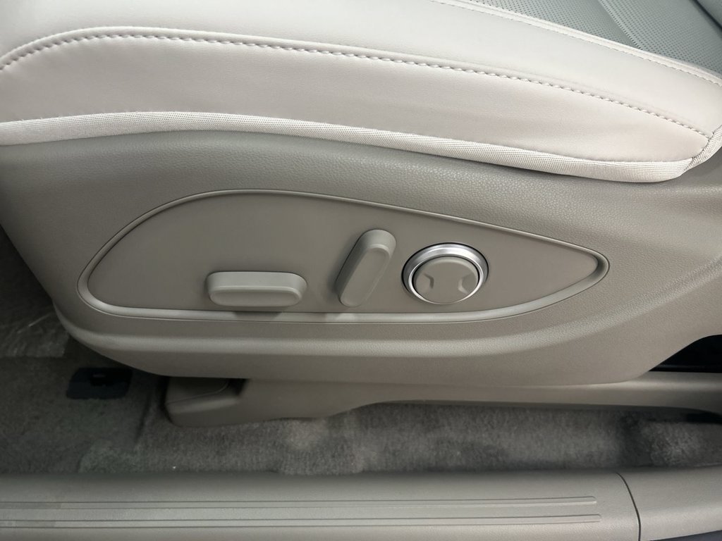New 2026 White Pearl Hyundai SEL 7P image 13