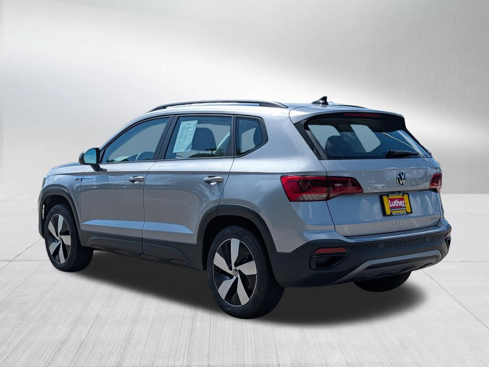 Used 2023 Pyrite Silver Metallic Volkswagen S image 5