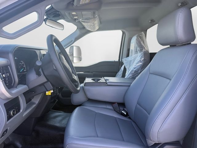 New 2025 Oxford White Ford F-550® XL image 9