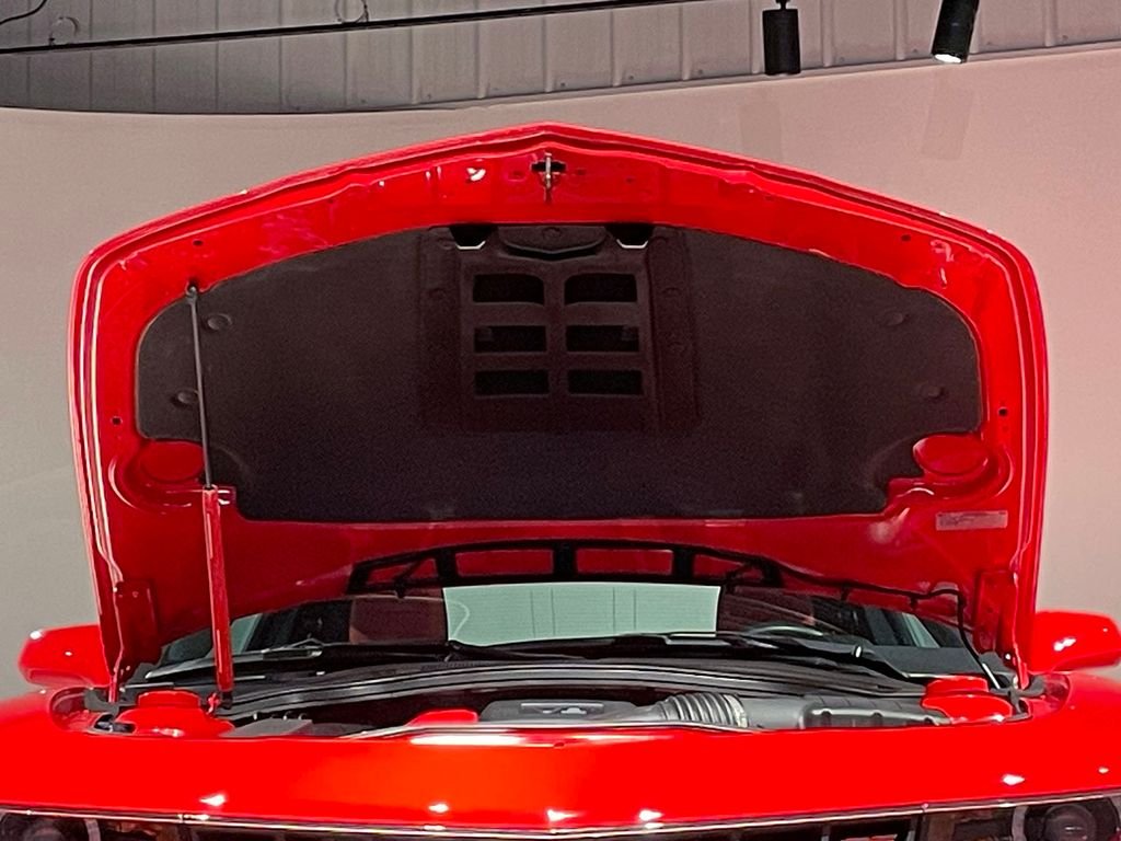 Used 2015 Red Chevrolet SS image 13