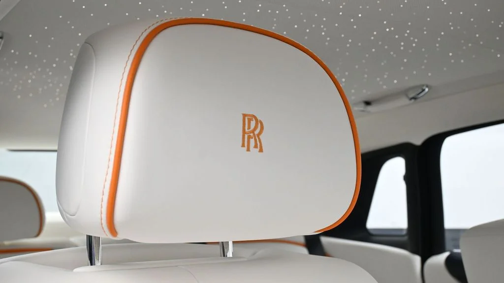New 2027 Black Rolls-Royce  image 10