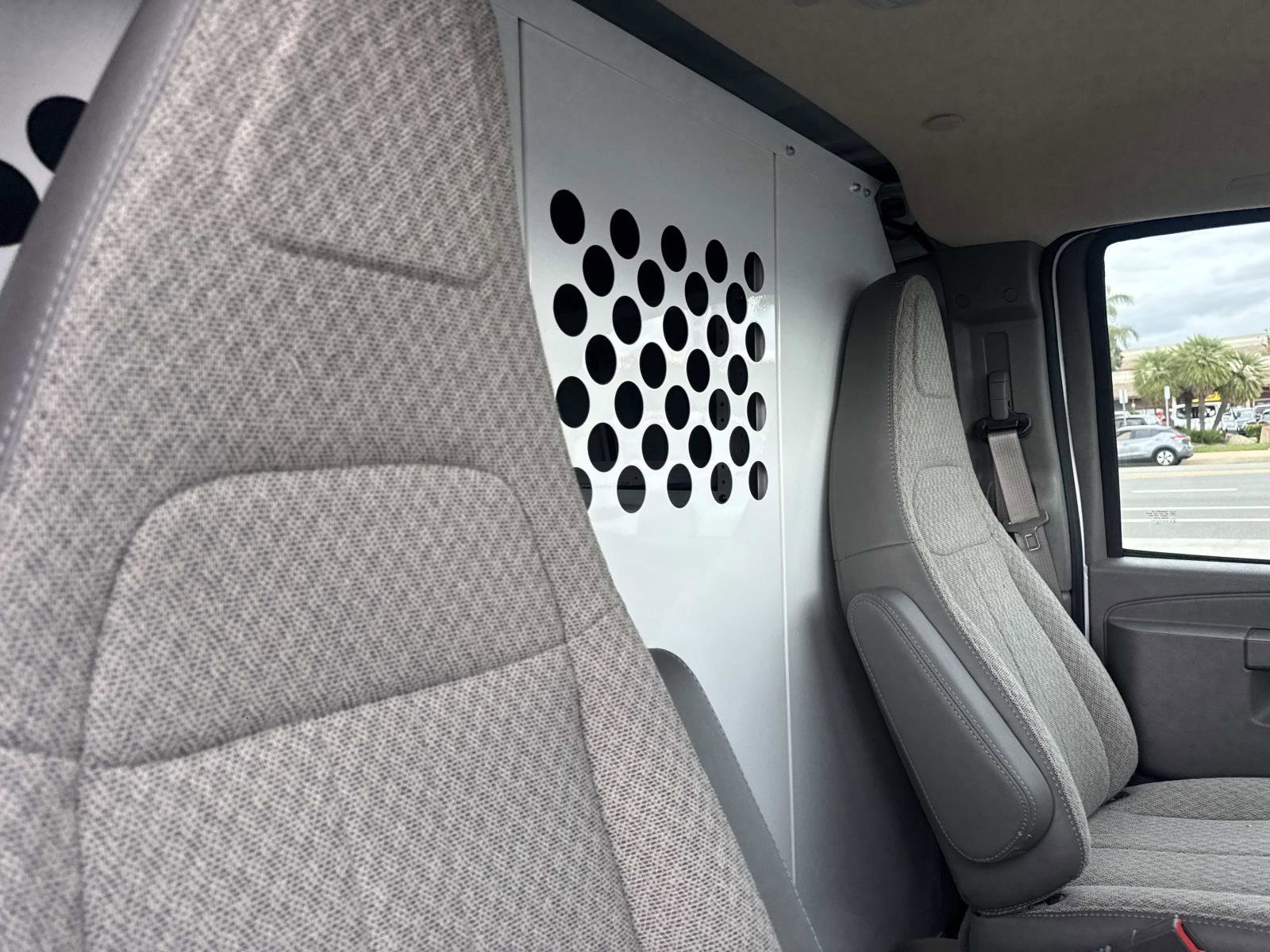 2025 GMC Savana Cargo Work Van - Photo 28