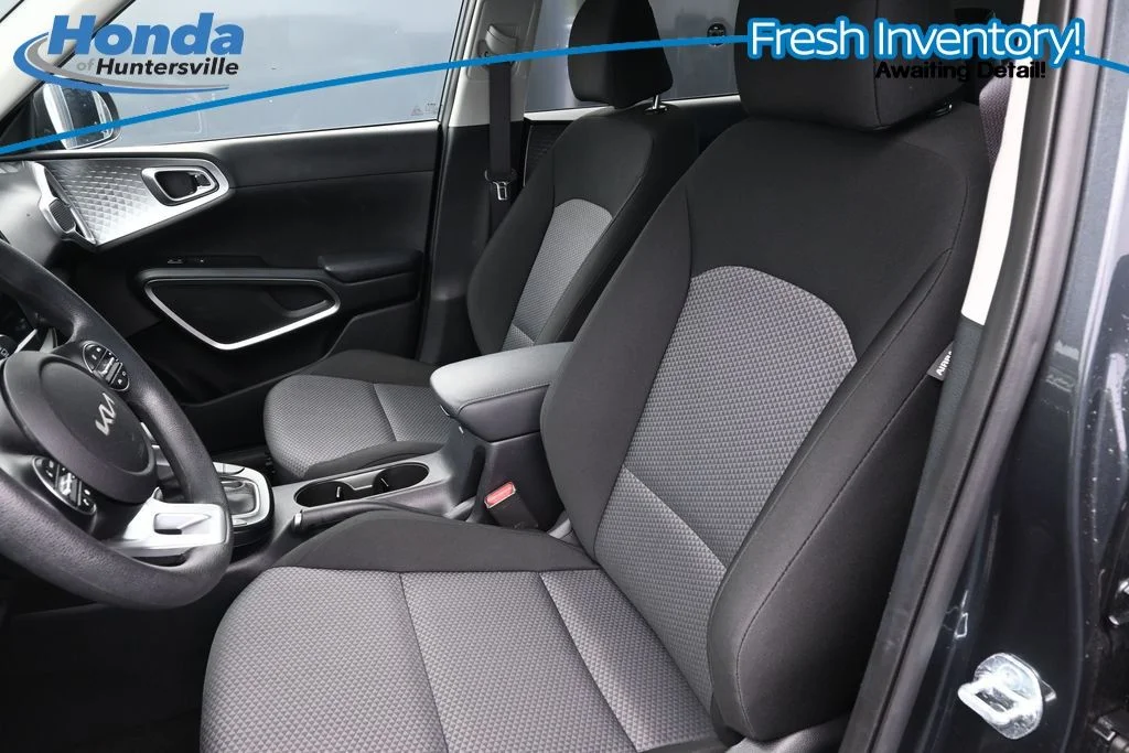 2025 Kia Soul LX - Photo 12