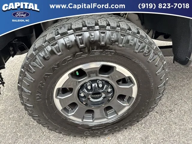 Used 2023 Gray Ford Lariat image 13