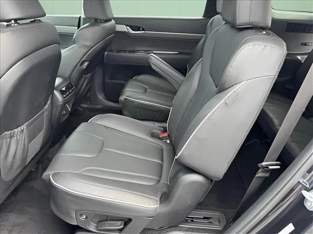 Used 2024 White Hyundai SEL image 13