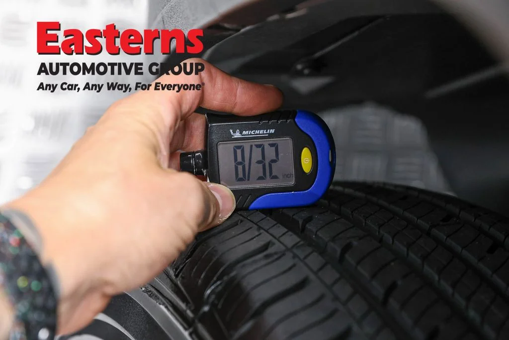 Used 2021 Red Jeep Latitude image 27