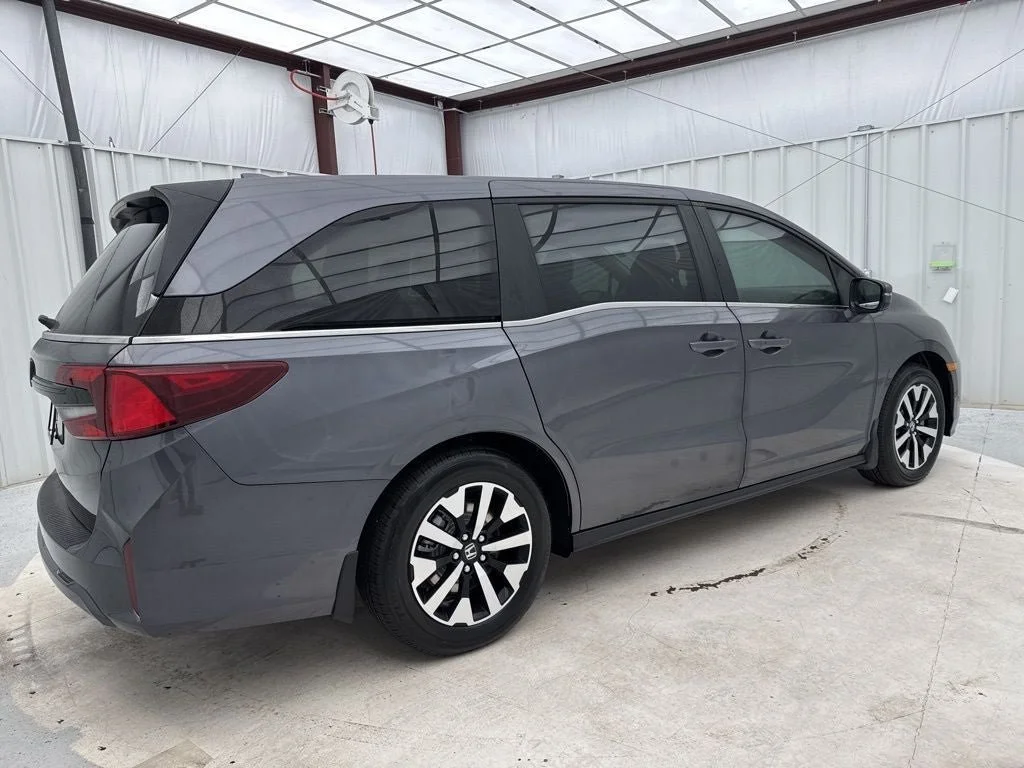 2026 Honda Odyssey EX-L - Photo 13