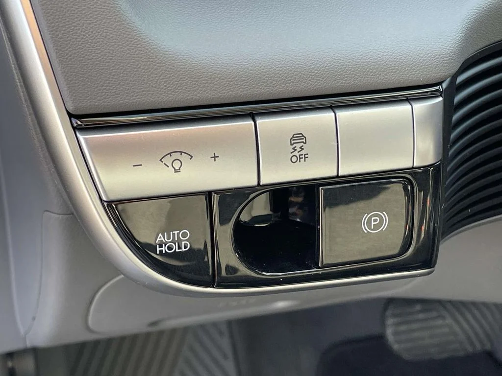 Used 2024 Abyss Black Hyundai SE image 8