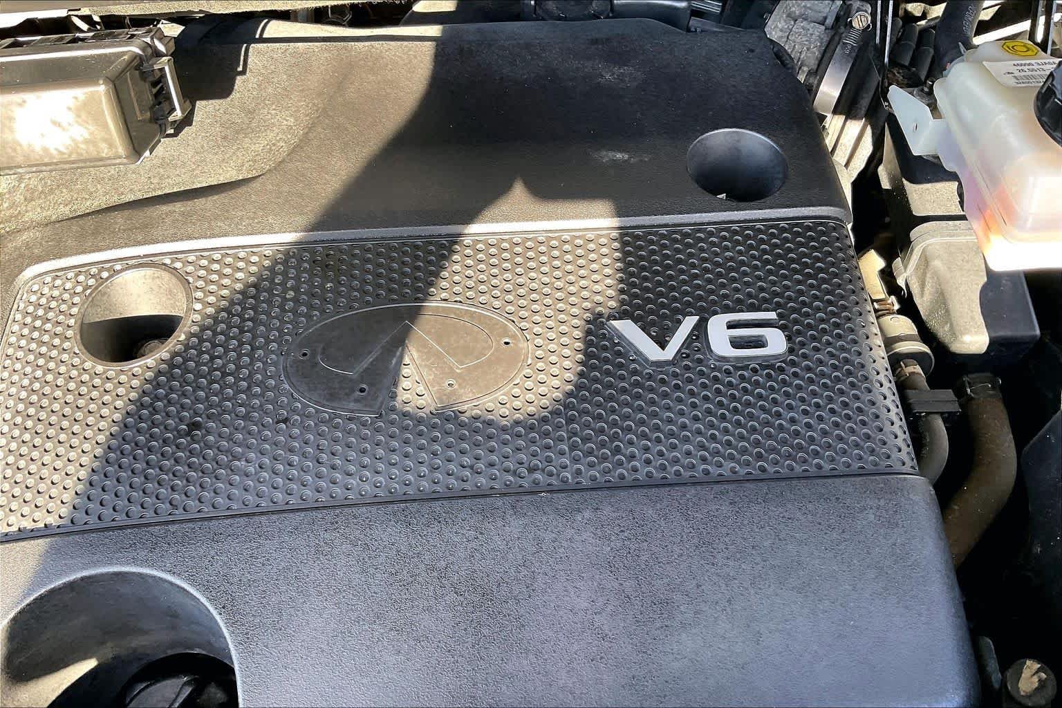 Used 2013 Liquid Platinum INFINITI  image 30