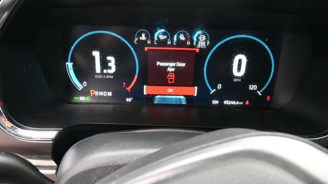 Used 2022 White Ford Lariat image 19