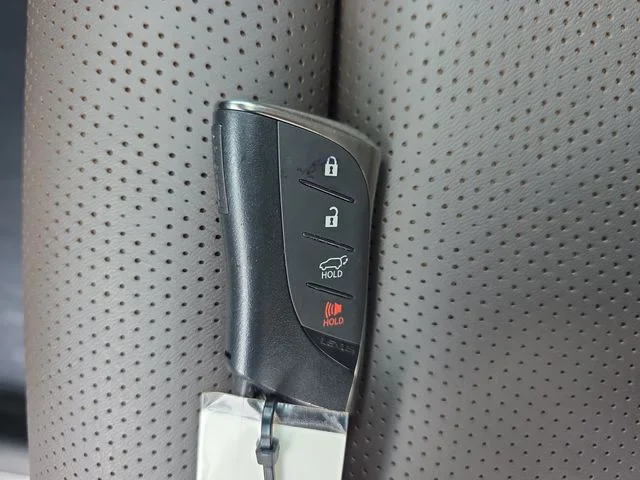 Used 2023 Iridium Lexus 350h Luxury image 35