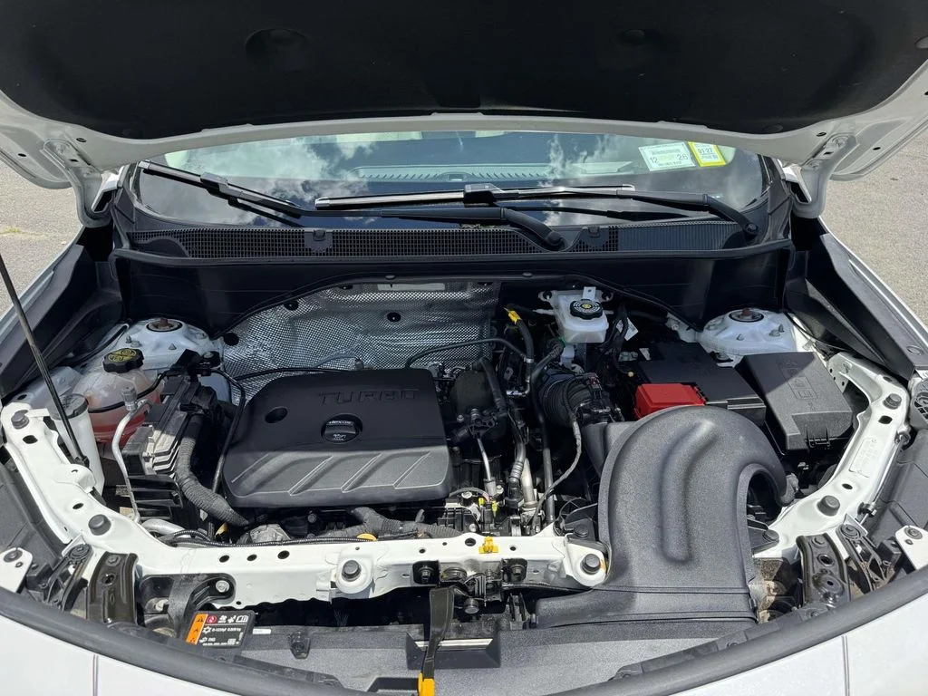Used 2020 White Frost Buick Essence image 11