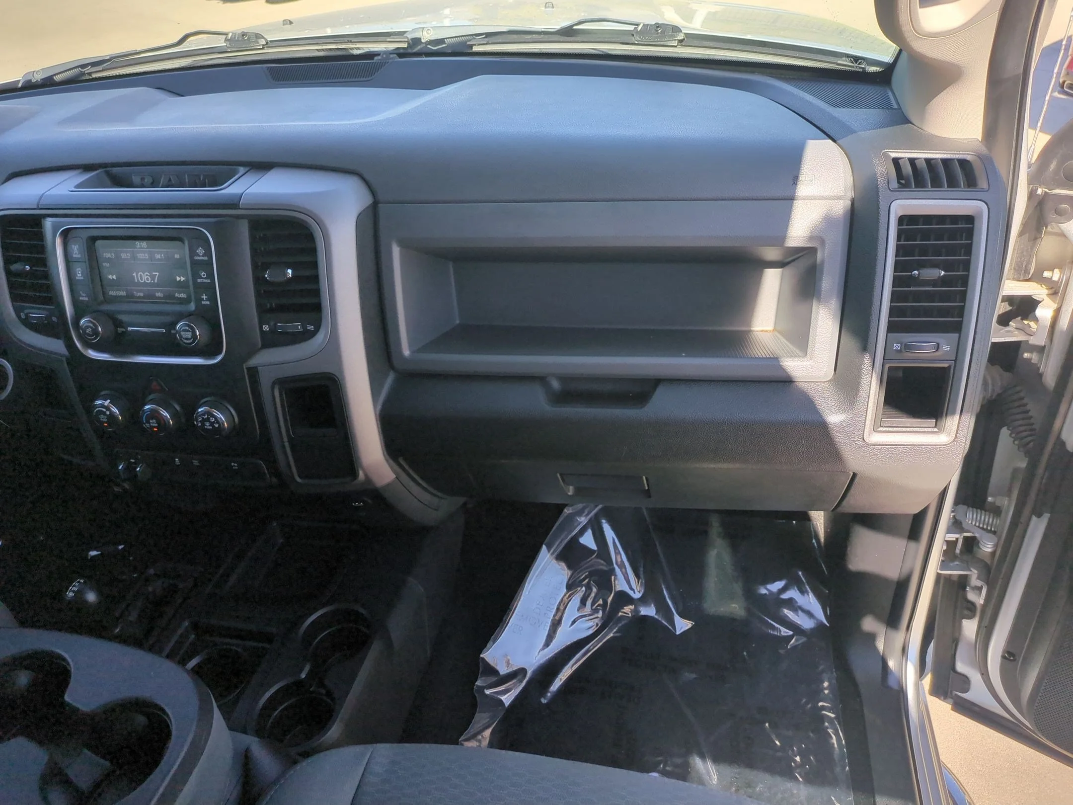 2015 RAM Ram 2500 Pickup Tradesman - Photo 29
