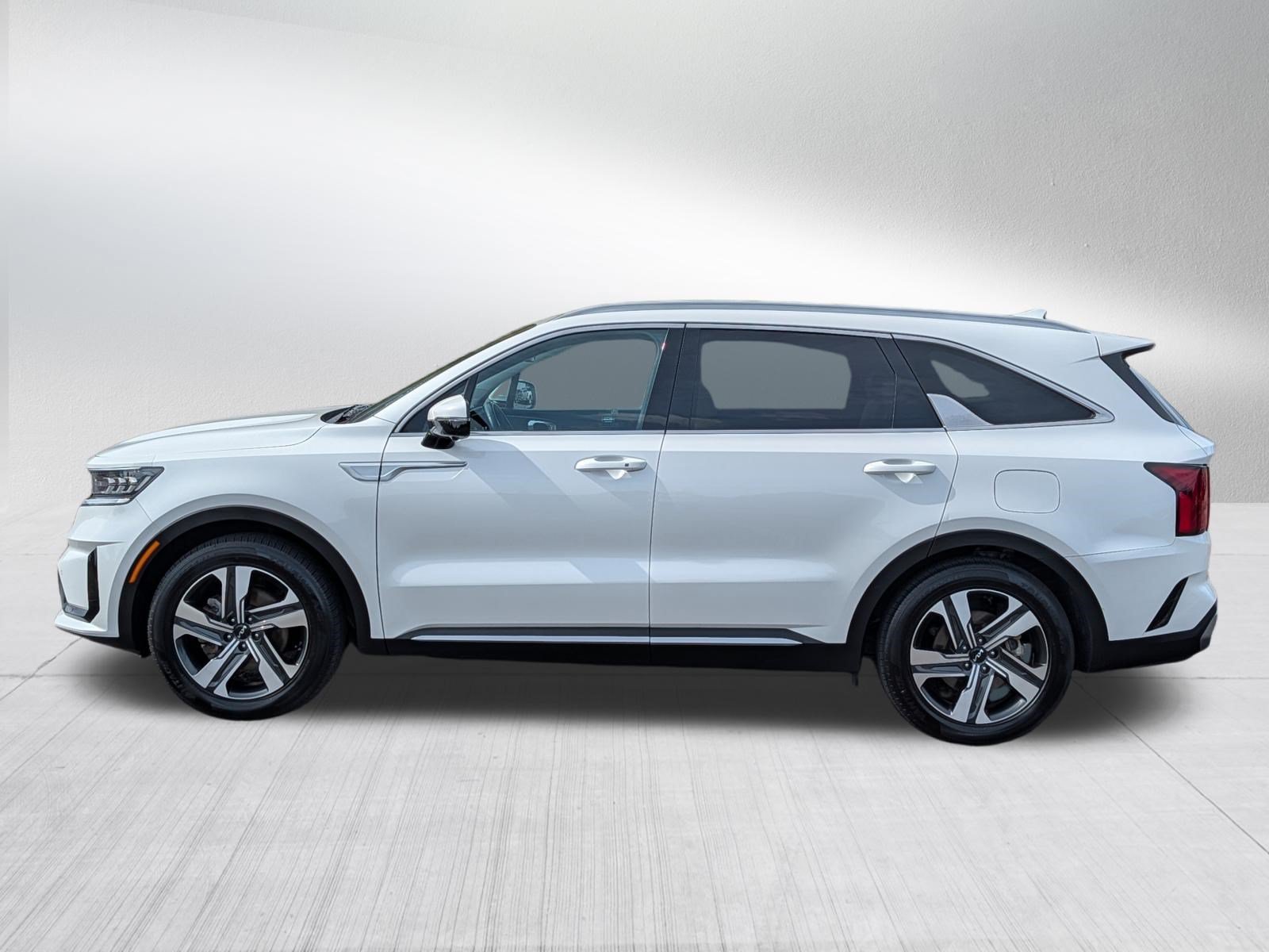 Certified Used 2023 Snow White Pearl Kia SX Prestige image 4