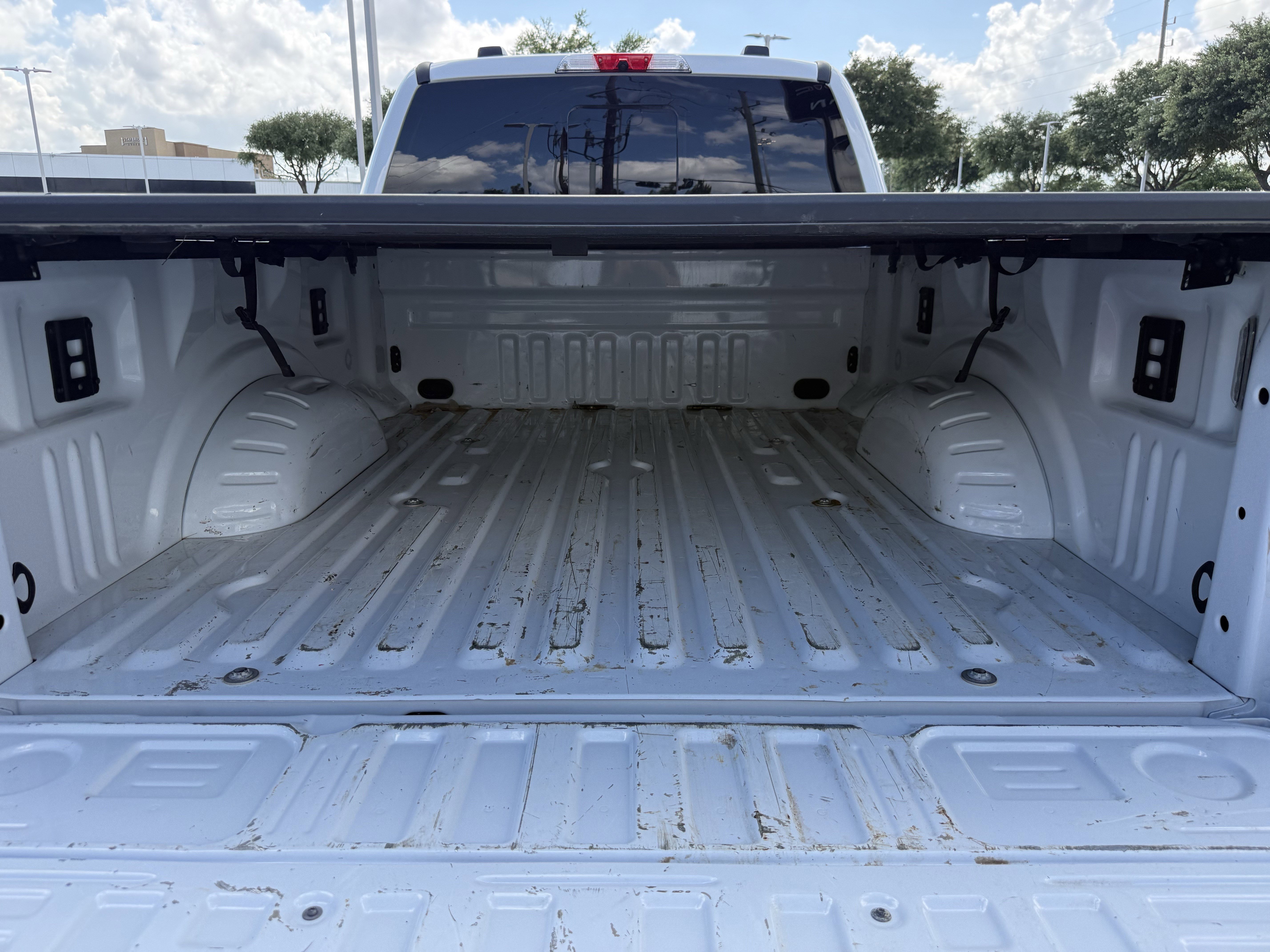 Used 2024 Oxford White Ford LARIAT image 29