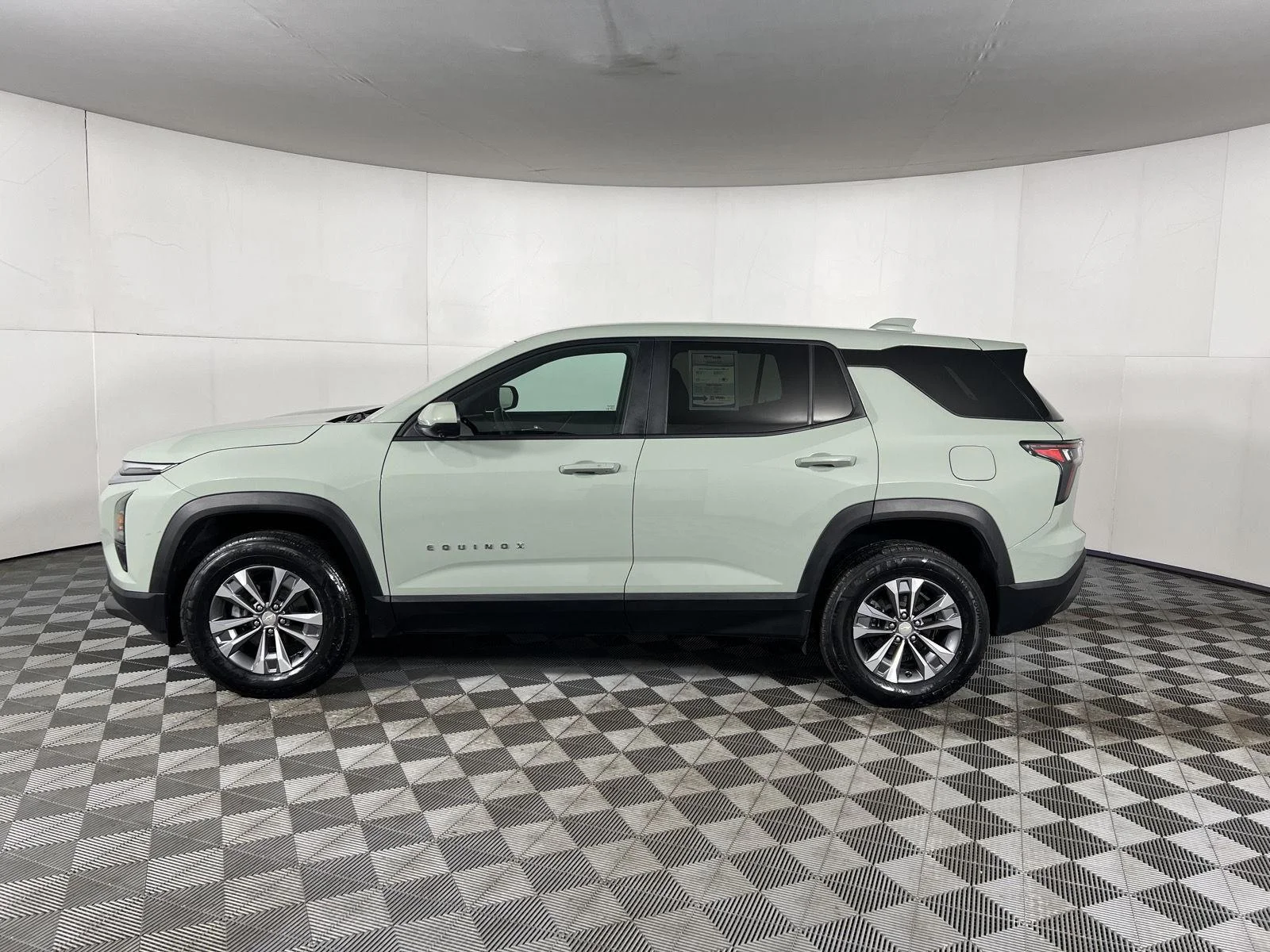 Used 2025 Cacti Green Chevrolet AWD LT image 7