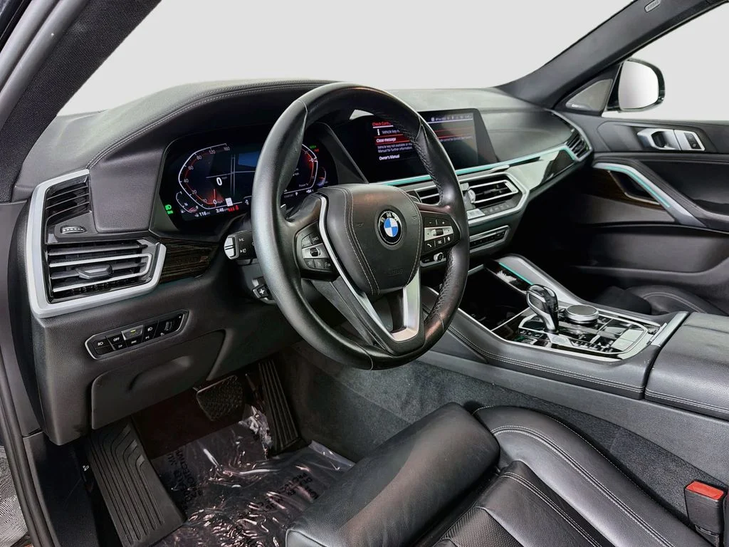 Used 2021 Black BMW sDrive40i image 9