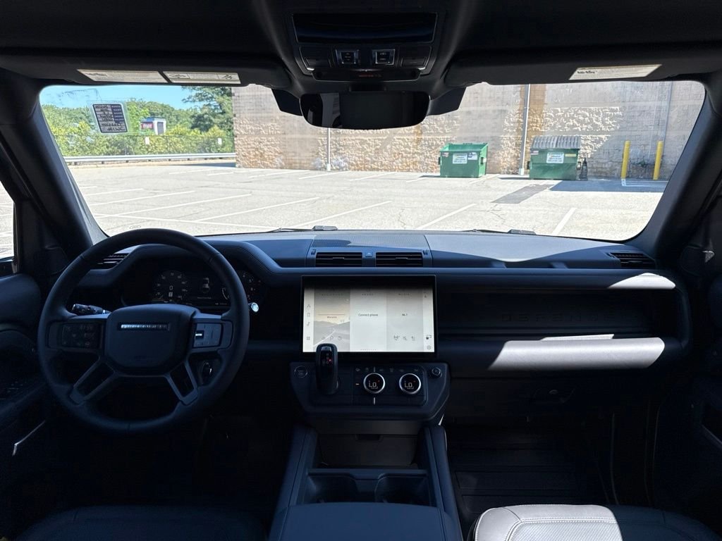 New 2026 Woolstone Green Land Rover X-Dynamic SE image 18